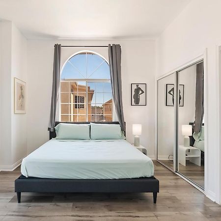 Spacious Private Gated Modern Loft Close To Universal Studio And Hollywood Los Angeles Zewnętrze zdjęcie