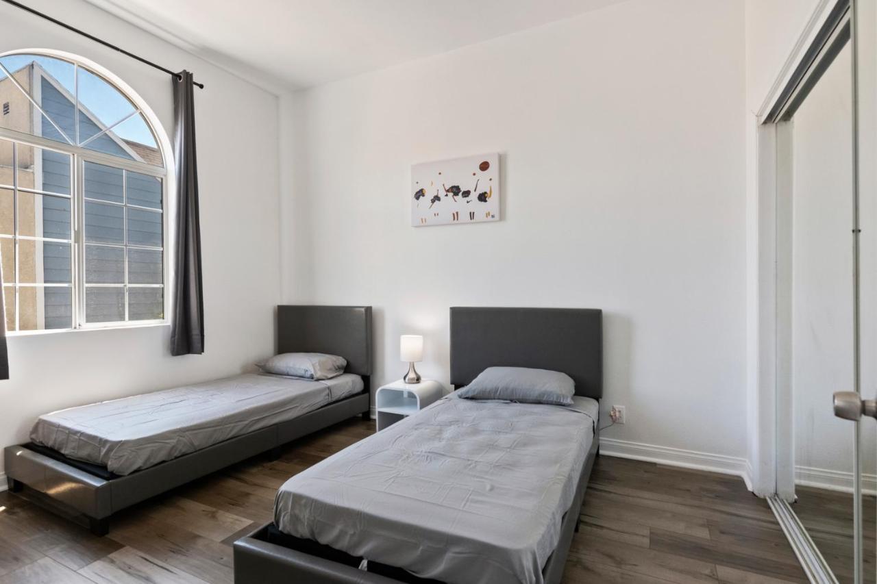 Spacious Private Gated Modern Loft Close To Universal Studio And Hollywood Los Angeles Zewnętrze zdjęcie