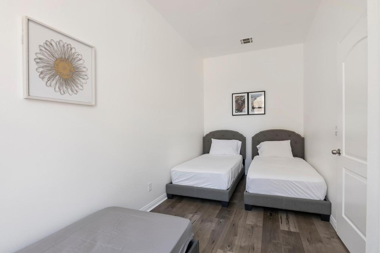 Spacious Private Gated Modern Loft Close To Universal Studio And Hollywood Los Angeles Zewnętrze zdjęcie